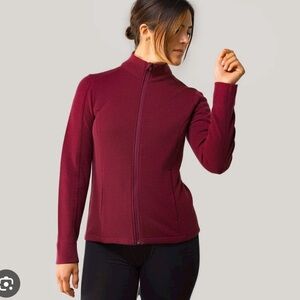 Ibex women maroon zip up sweater/ jacket. B1